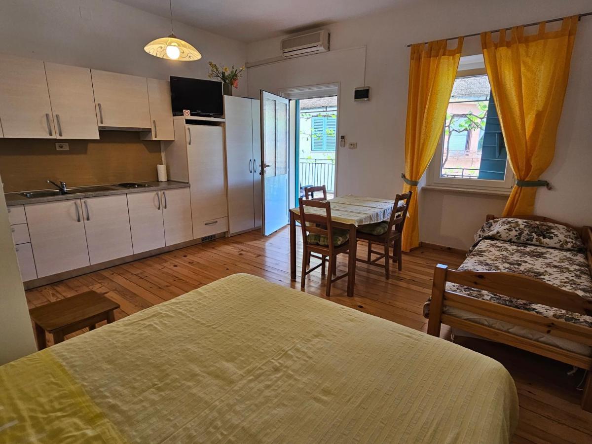 Apartments La Pergola روفينج المظهر الخارجي الصورة